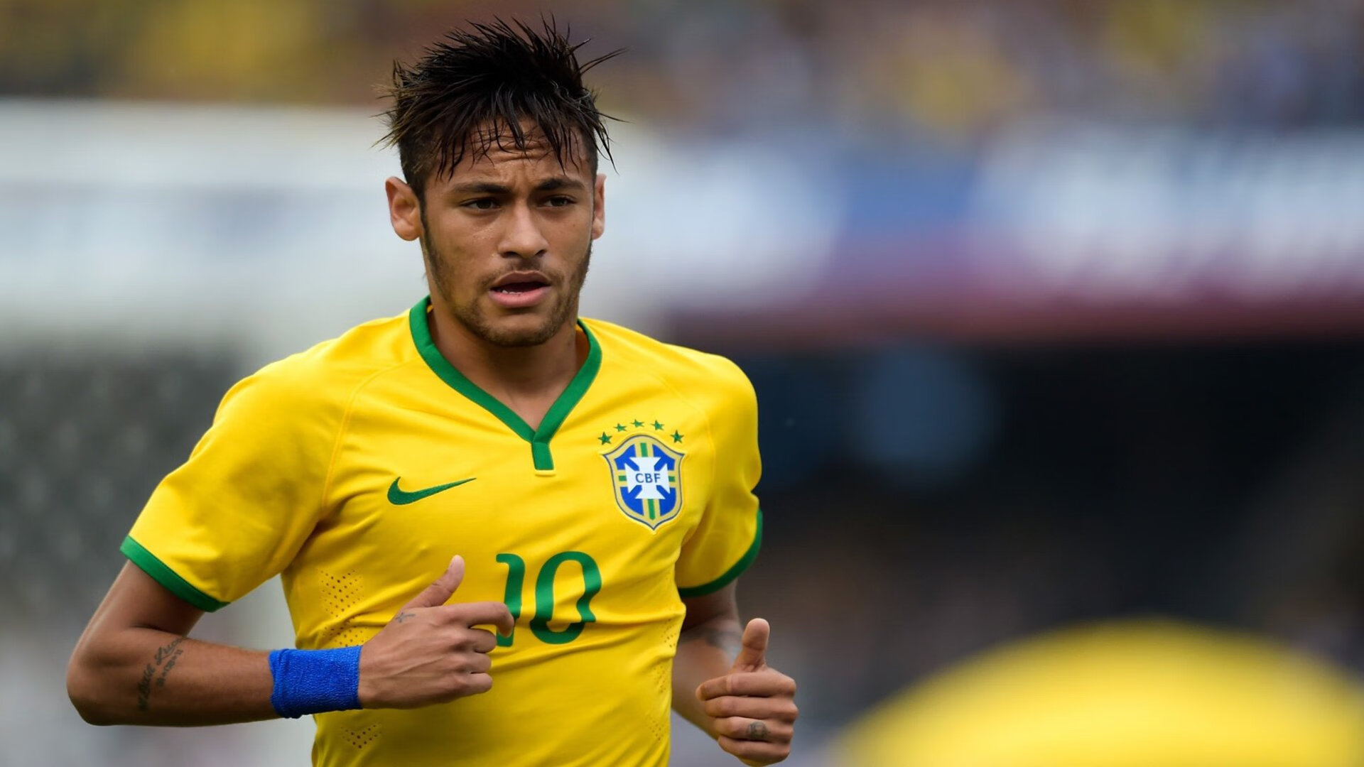 江面橡皮艇团体竞速赛 各队统一口号协调划桨